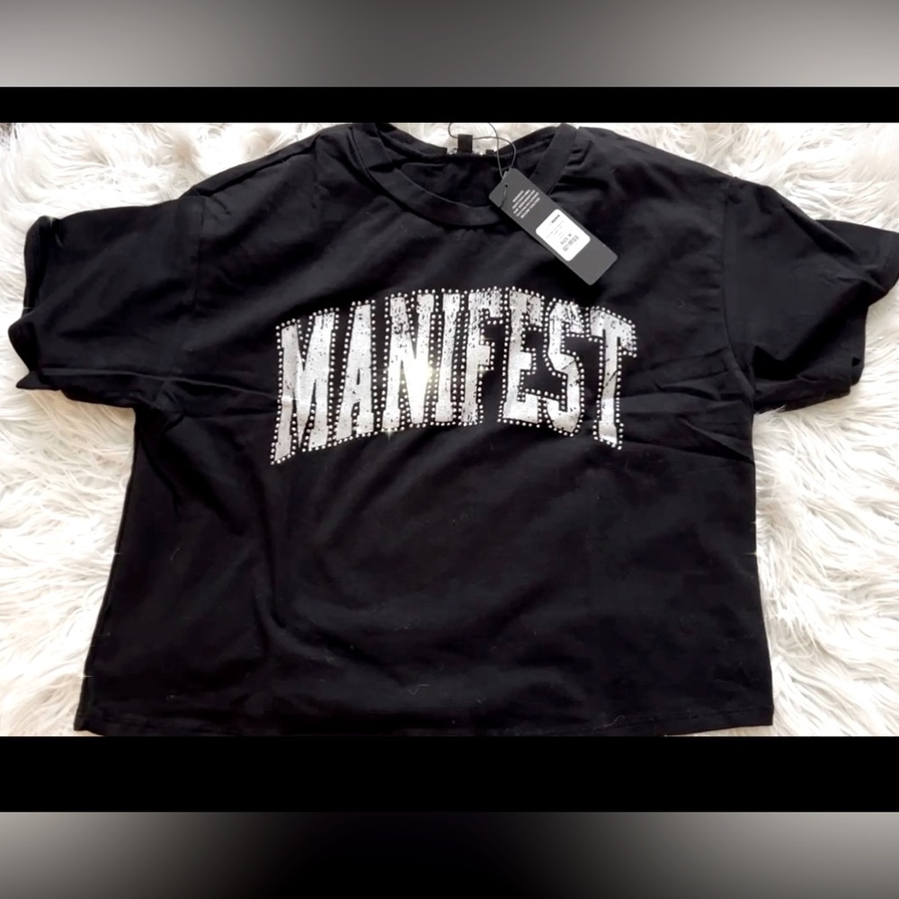 💎NWT Women's Cropped Rhinestone Tee💎